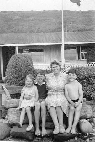 Mrs Dalzell etc. outside 'Plas Isa' in 1943; picture supplied by Tom Dalzell