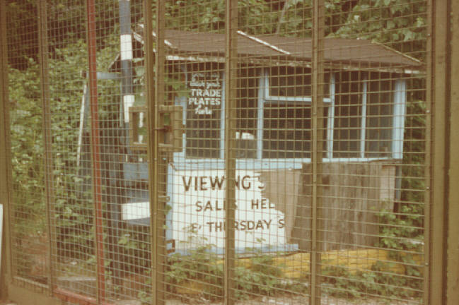 London, UK. Summer 1980. Hut near The Avenue, north-west of Alexandra Palace.